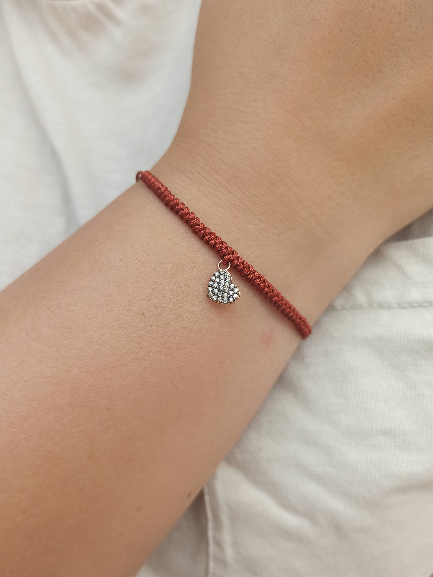 Şampanya taşlı gümüş kalp charm ipli bileklik