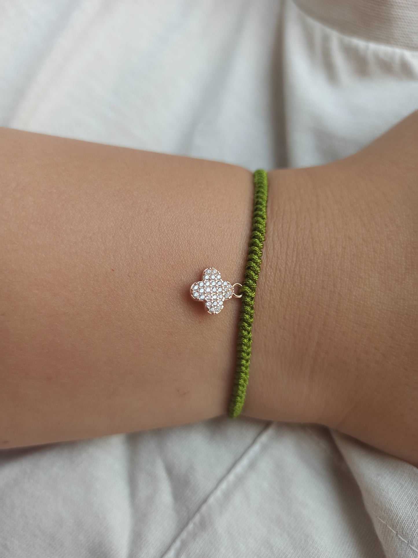 Taşlı gümüş 4 yapraklı yonca ipli bileklik