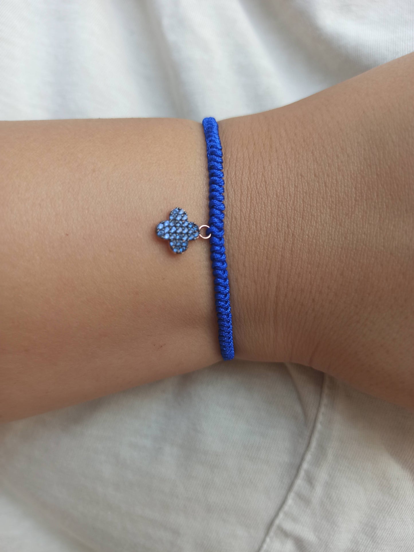 Mavi taşlı gümüş 4 yapraklı yonca ipli bileklik