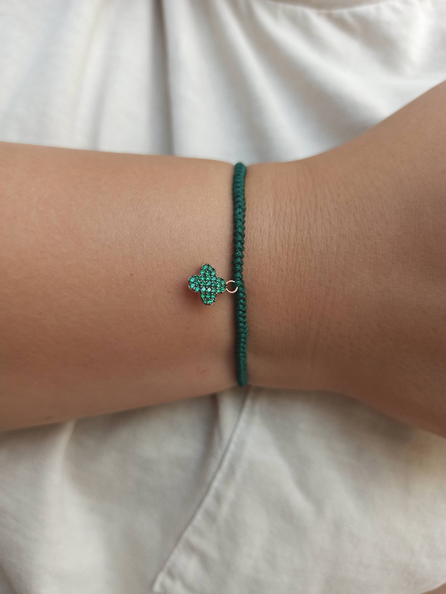 Yeşil taşlı gümüş 4 yapraklı yonca ipli bileklik