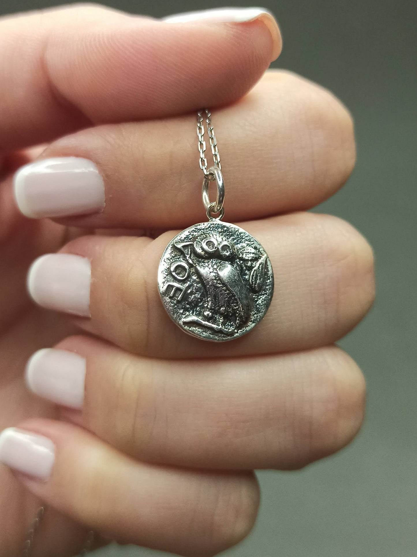 Athena’nın Baykuşu Gümüş Madalyon Kolye