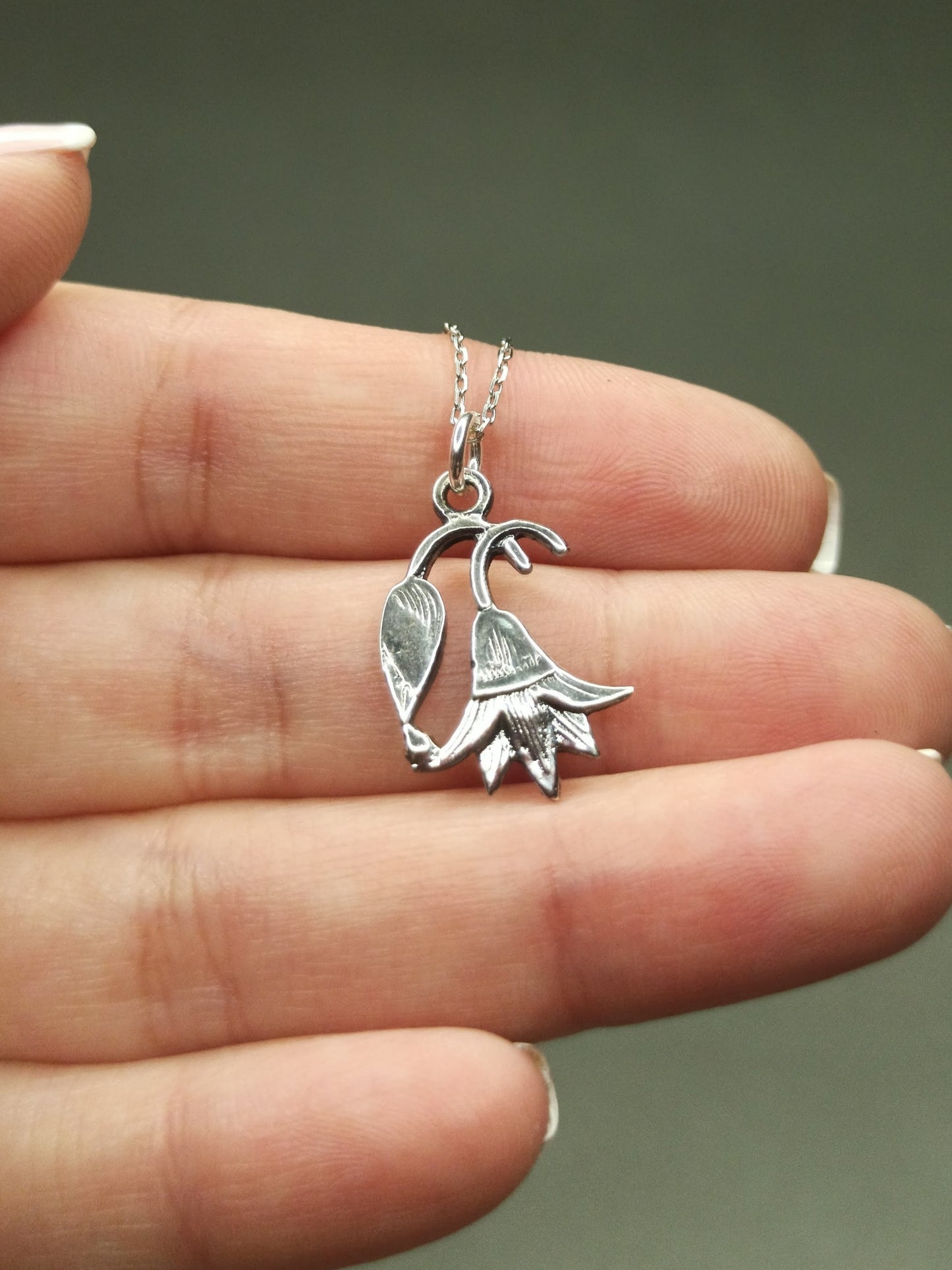 Gümüş Antik Mısır Ters Lale Kolye