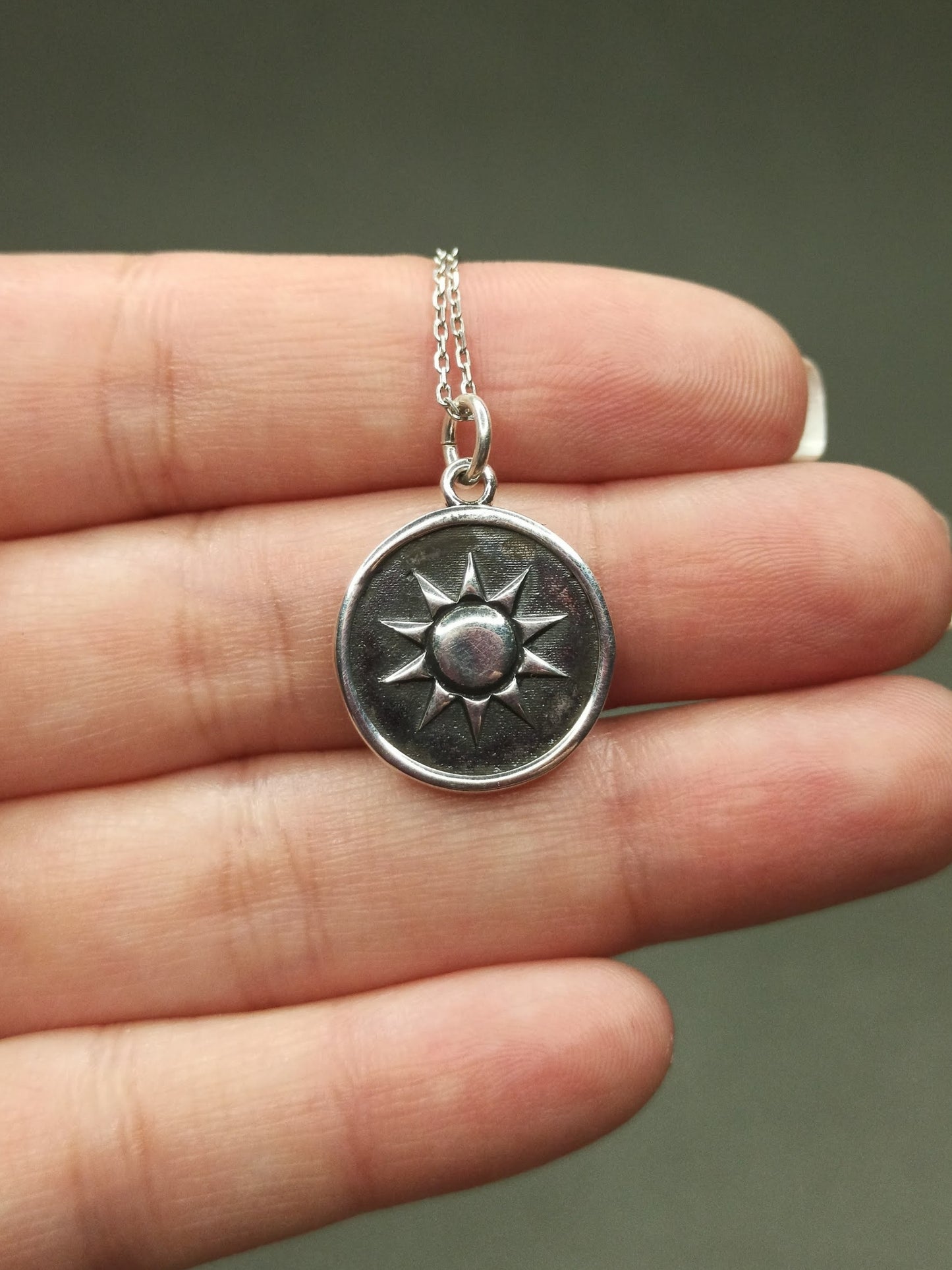 Çift Taraflı Ay ve Güneş Madalyon Kolye