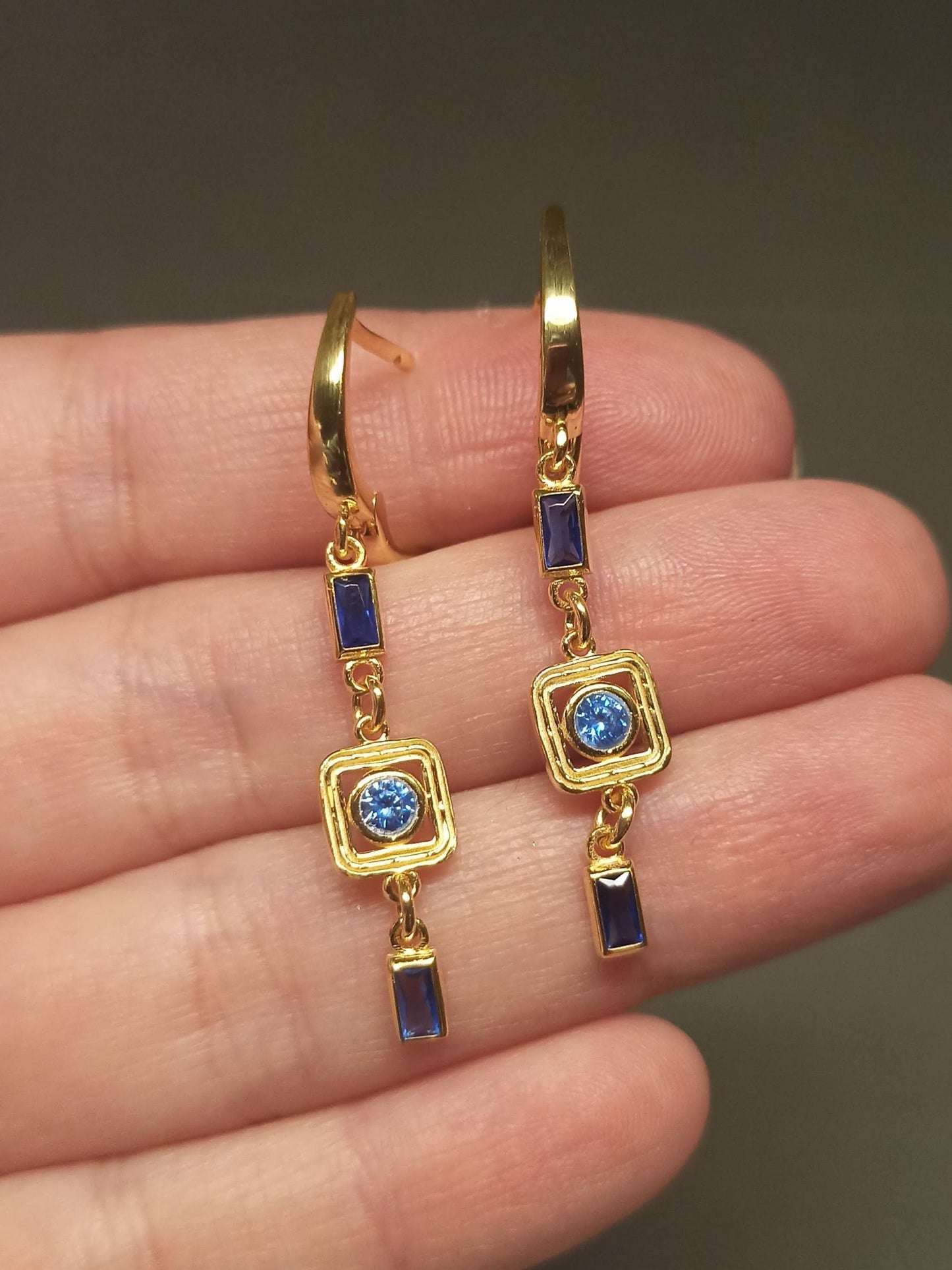 Sallantılı Renkli Taşlı Vintage Küpe