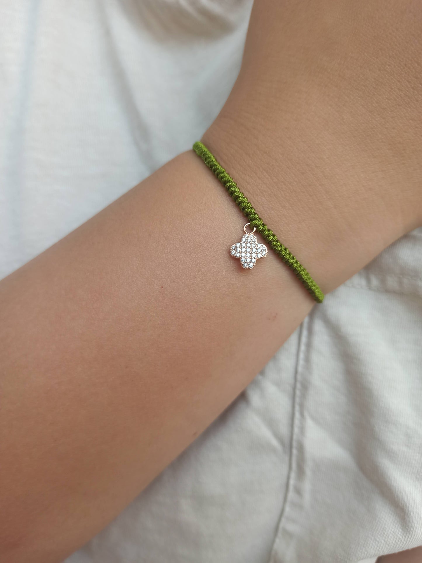 Taşlı gümüş 4 yapraklı yonca ipli bileklik