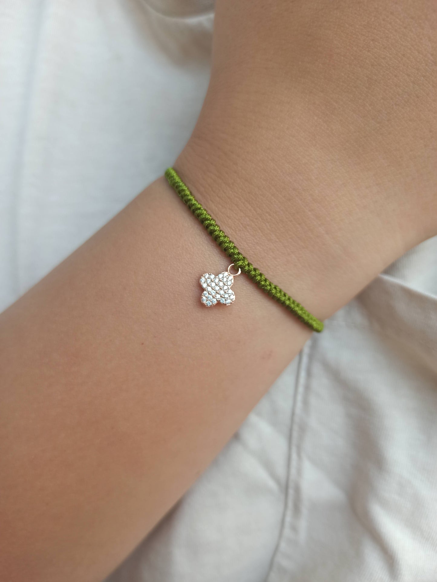 Taşlı gümüş 4 yapraklı yonca ipli bileklik