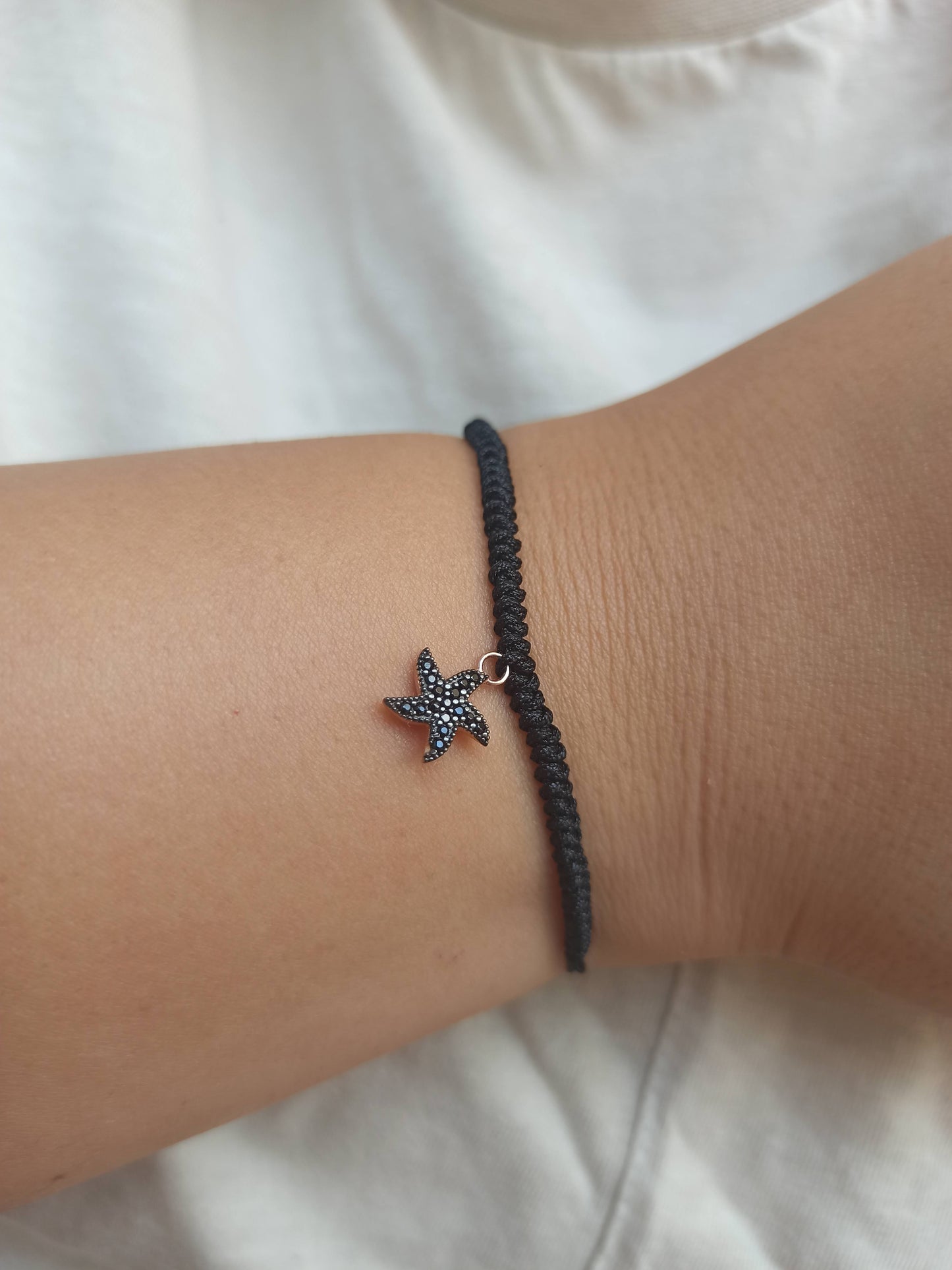 Siyah taşlı gümüş deniz yıldızı charm bileklik