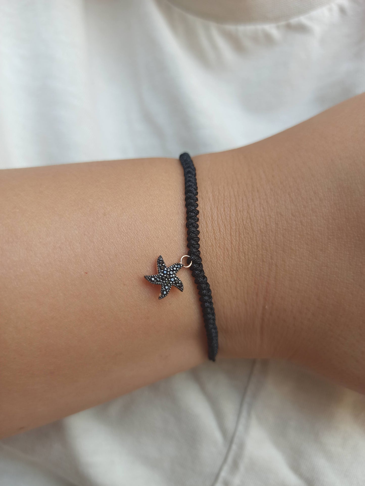 Siyah taşlı gümüş deniz yıldızı charm bileklik