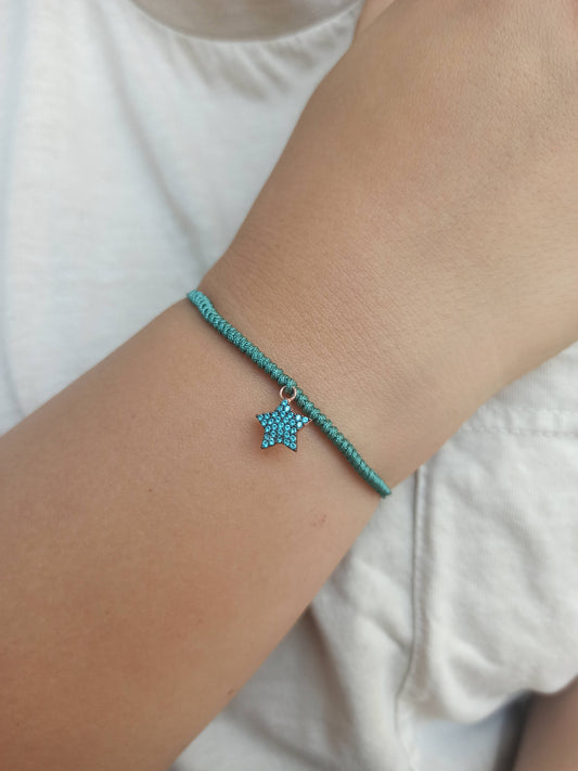 Yeşil taşlı gümüş yıldız ipli bileklik