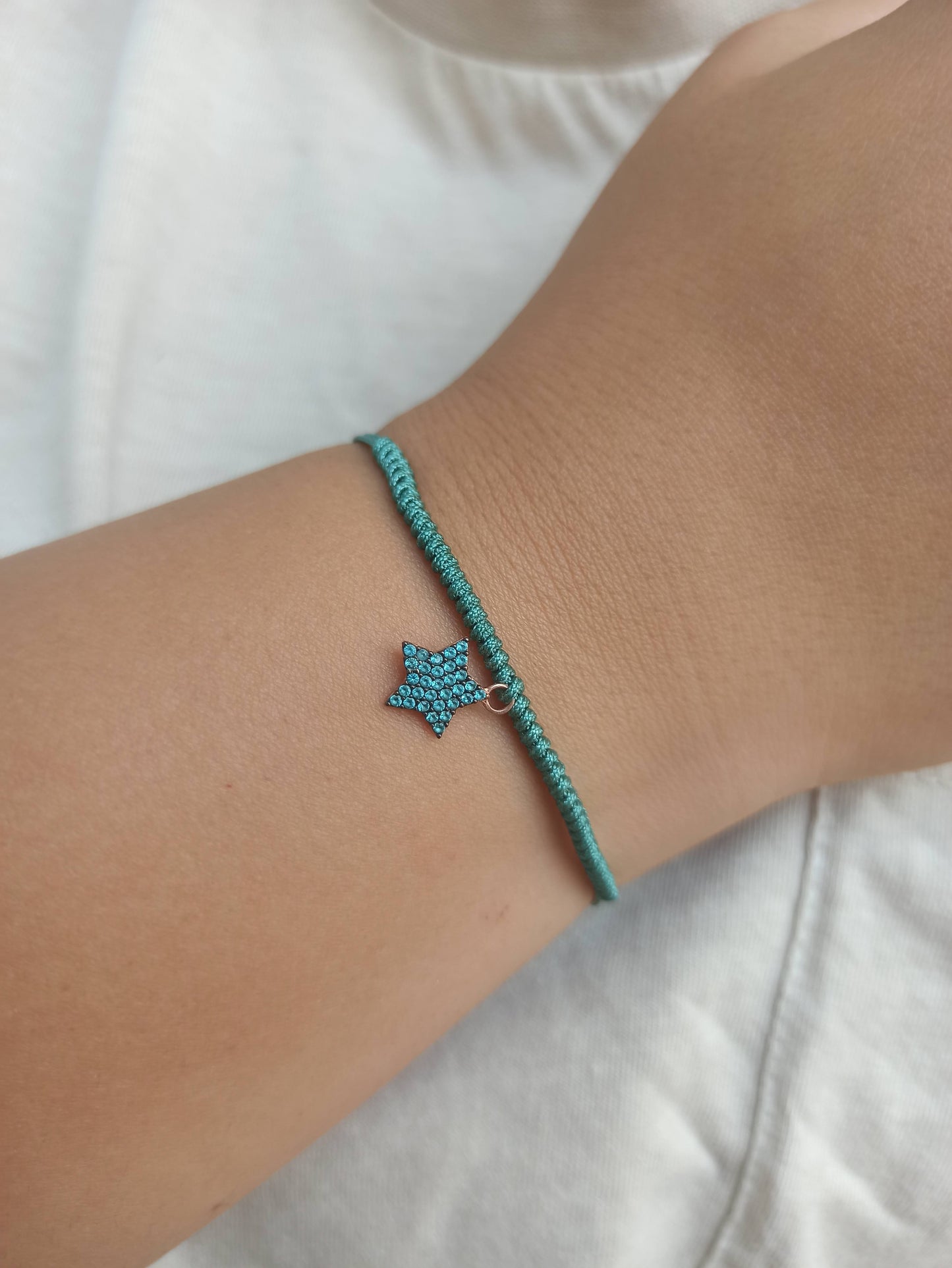 Yeşil taşlı gümüş yıldız ipli bileklik