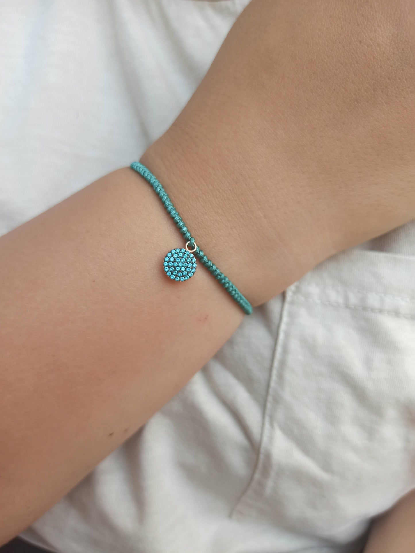 Yeşil taşlı gümüş ip bileklik