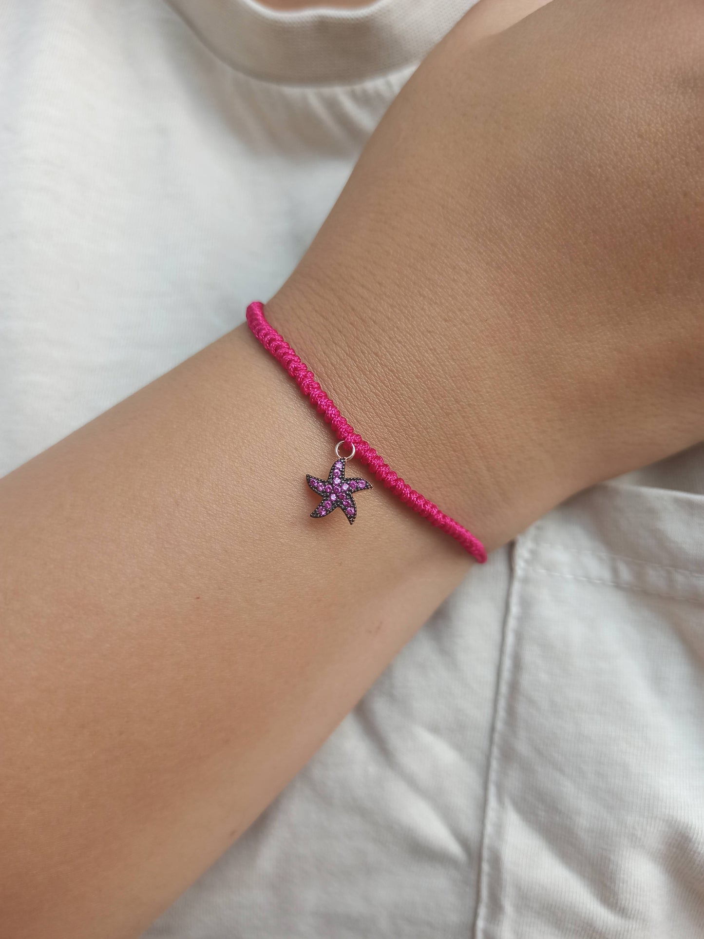 Pembe taşlı gümüş deniz yıldızı charm bileklik