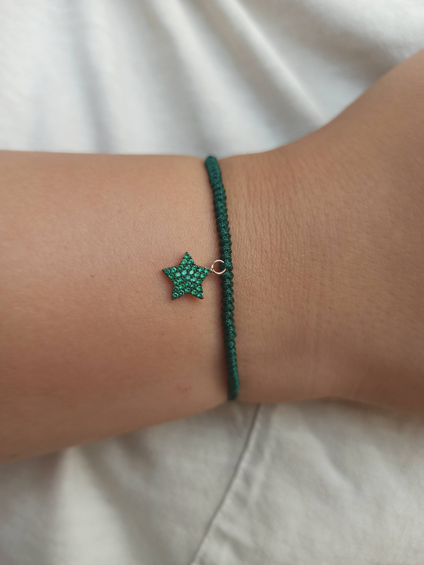 Yeşil taşlı gümüş yıldız ipli bileklik