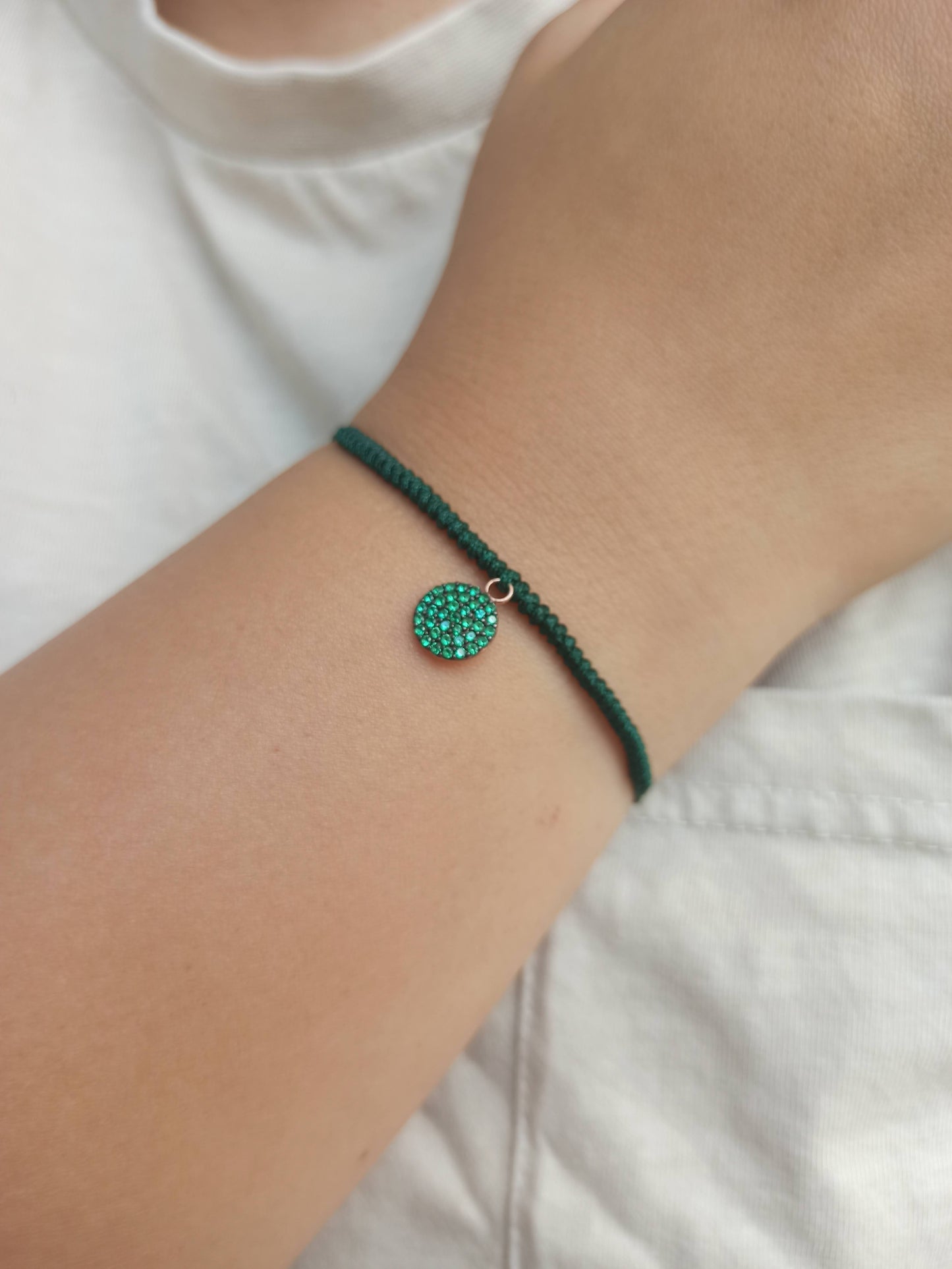 Yeşil taşlı gümüş ip bileklik