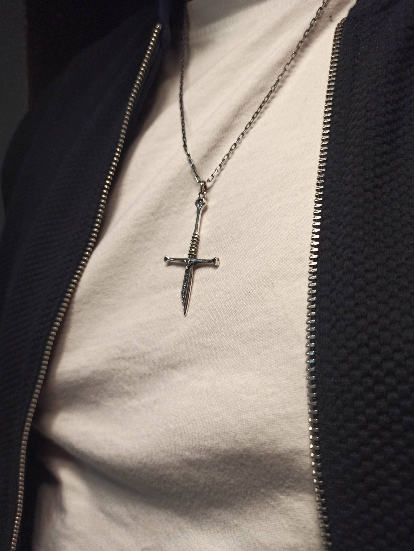 El Yapımı Gümüş Kılıç Erkek Kolye