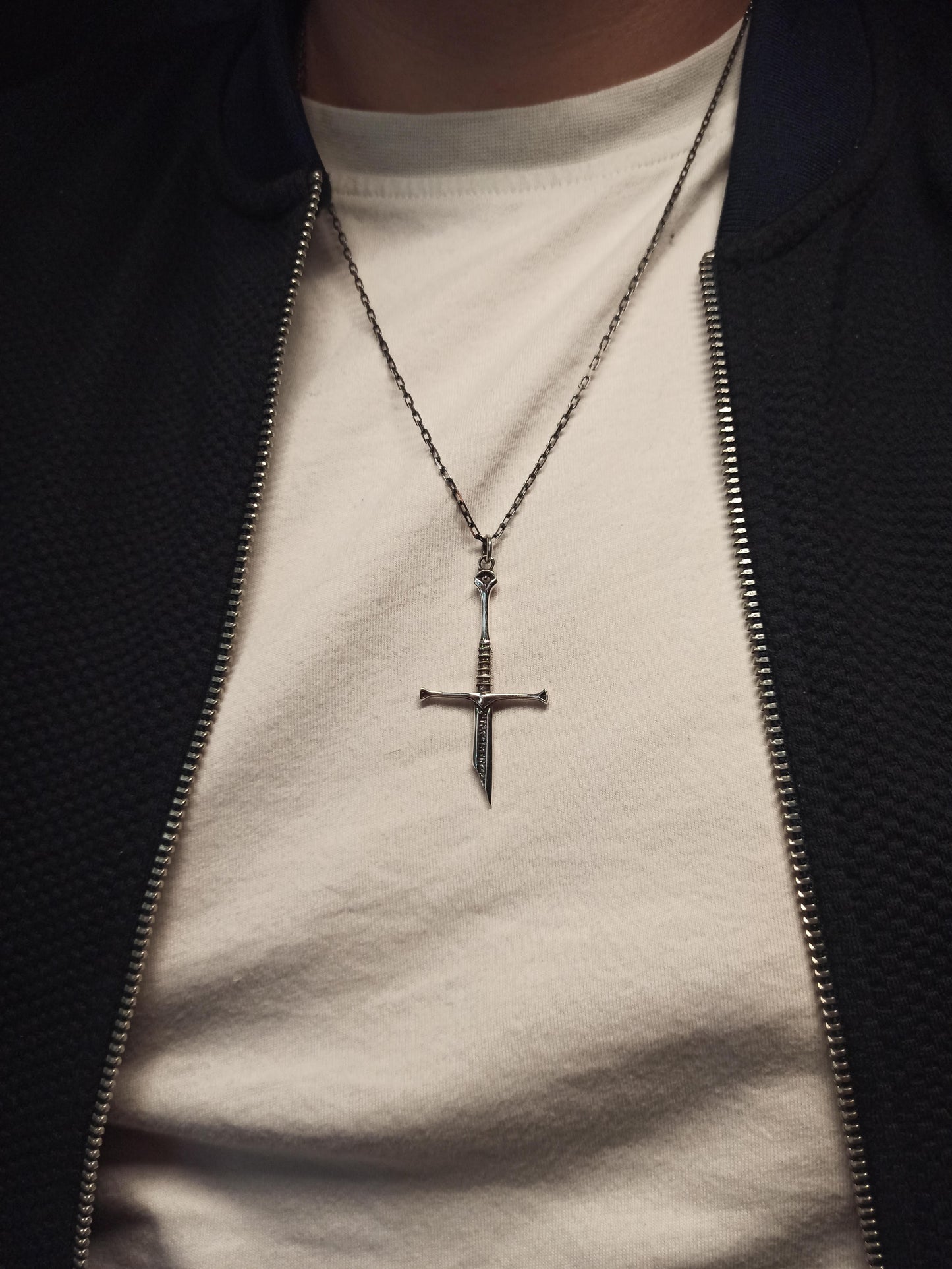 El Yapımı Gümüş Kılıç Erkek Kolye