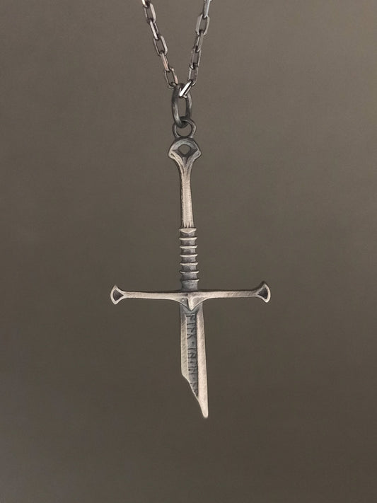 El Yapımı Gümüş Kılıç Erkek Kolye