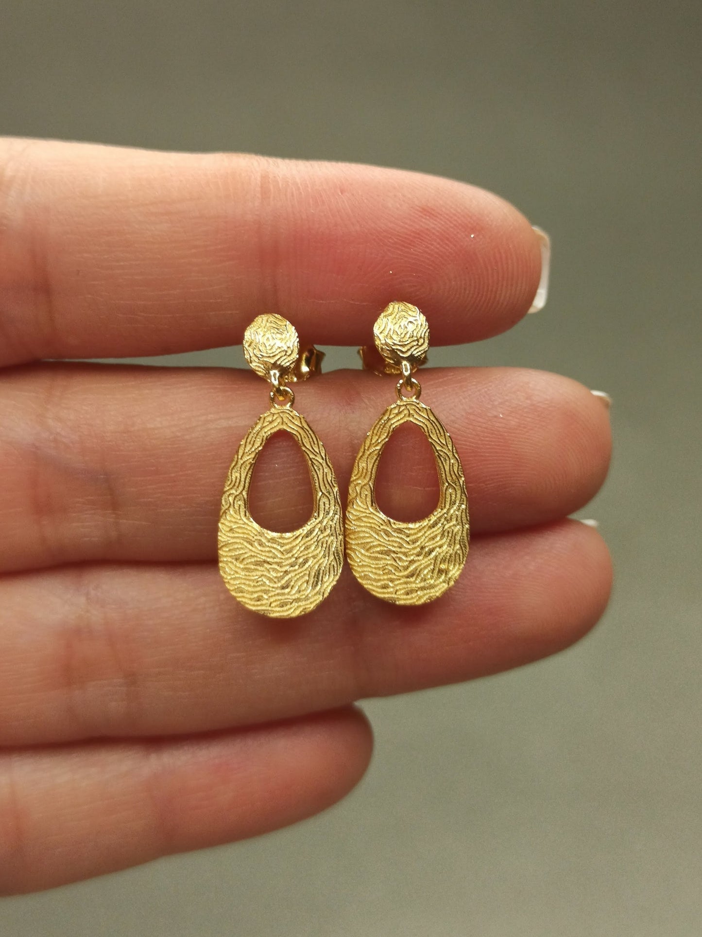 Sallantılı Gümüş Damla Küpe | BHCL Co.