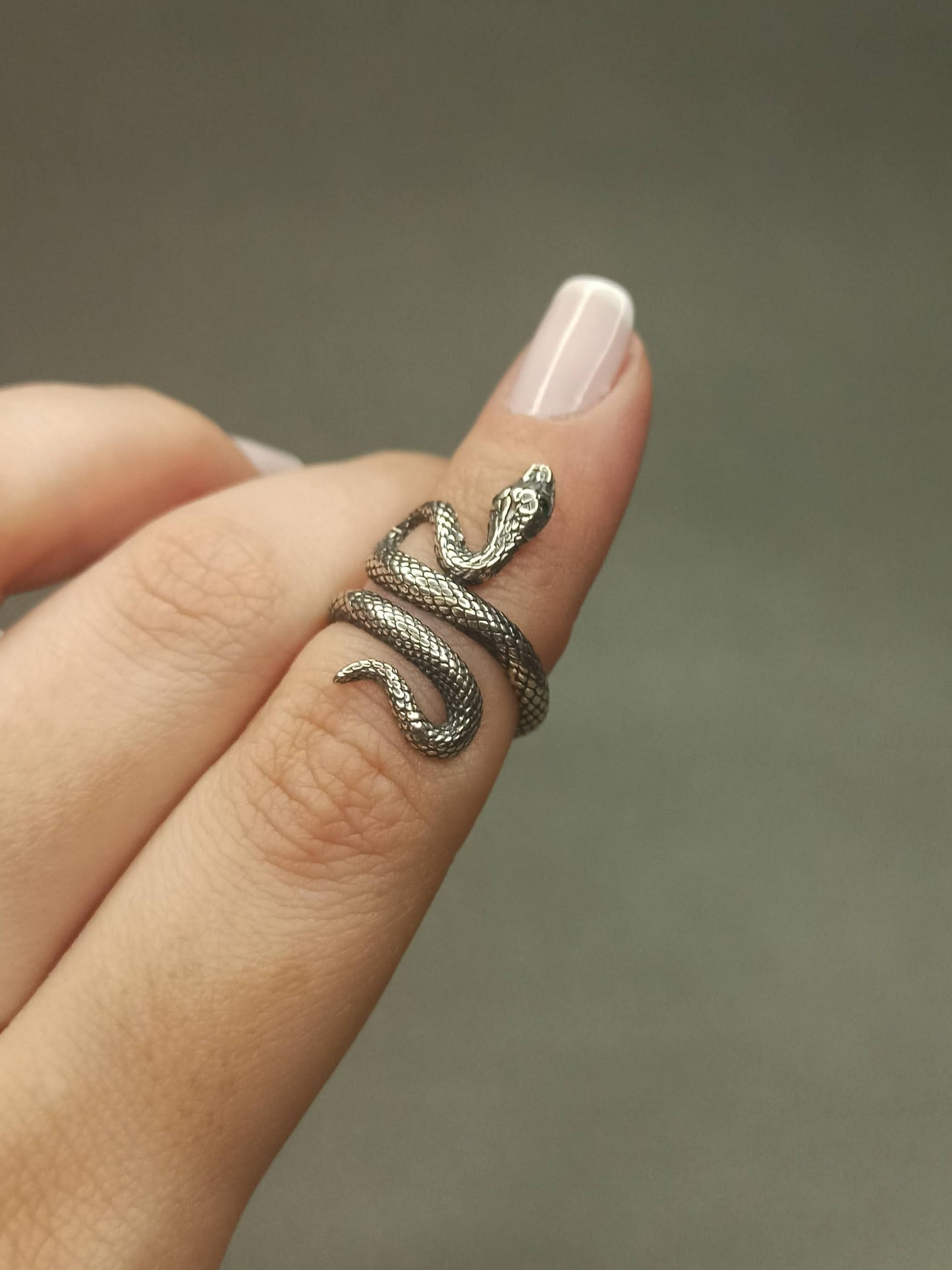 Sarmal Yılan Yüzük, Ayarlanabilir