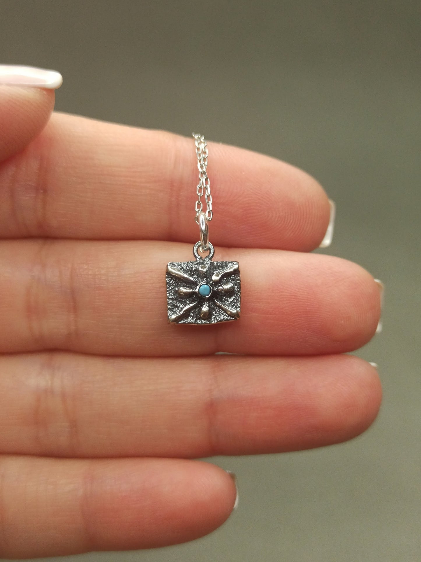 Antik Asuri Güneş Sembolü Kolye, Koruma Tılsımı