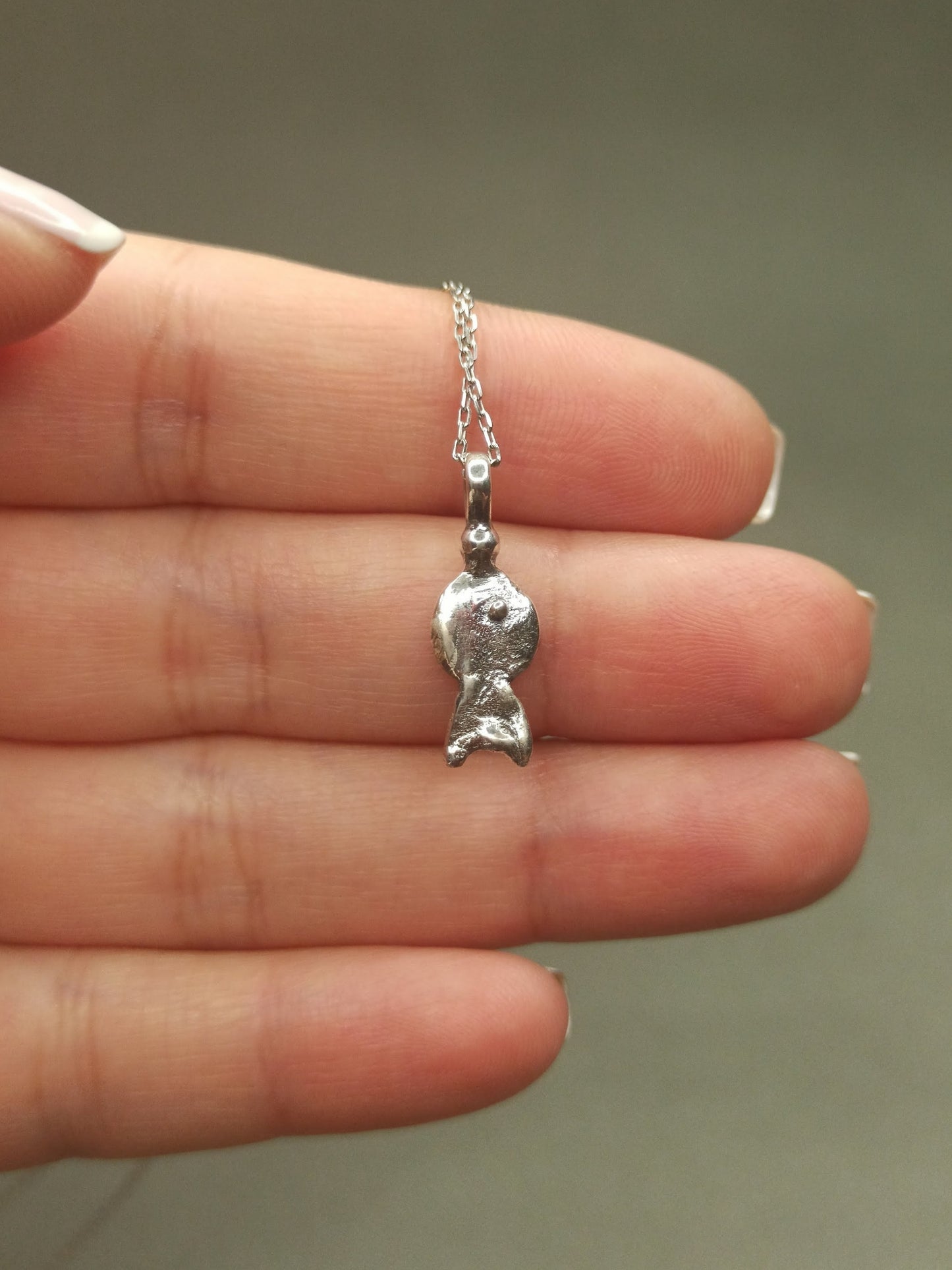 Gümüş Mini Balık Kolye