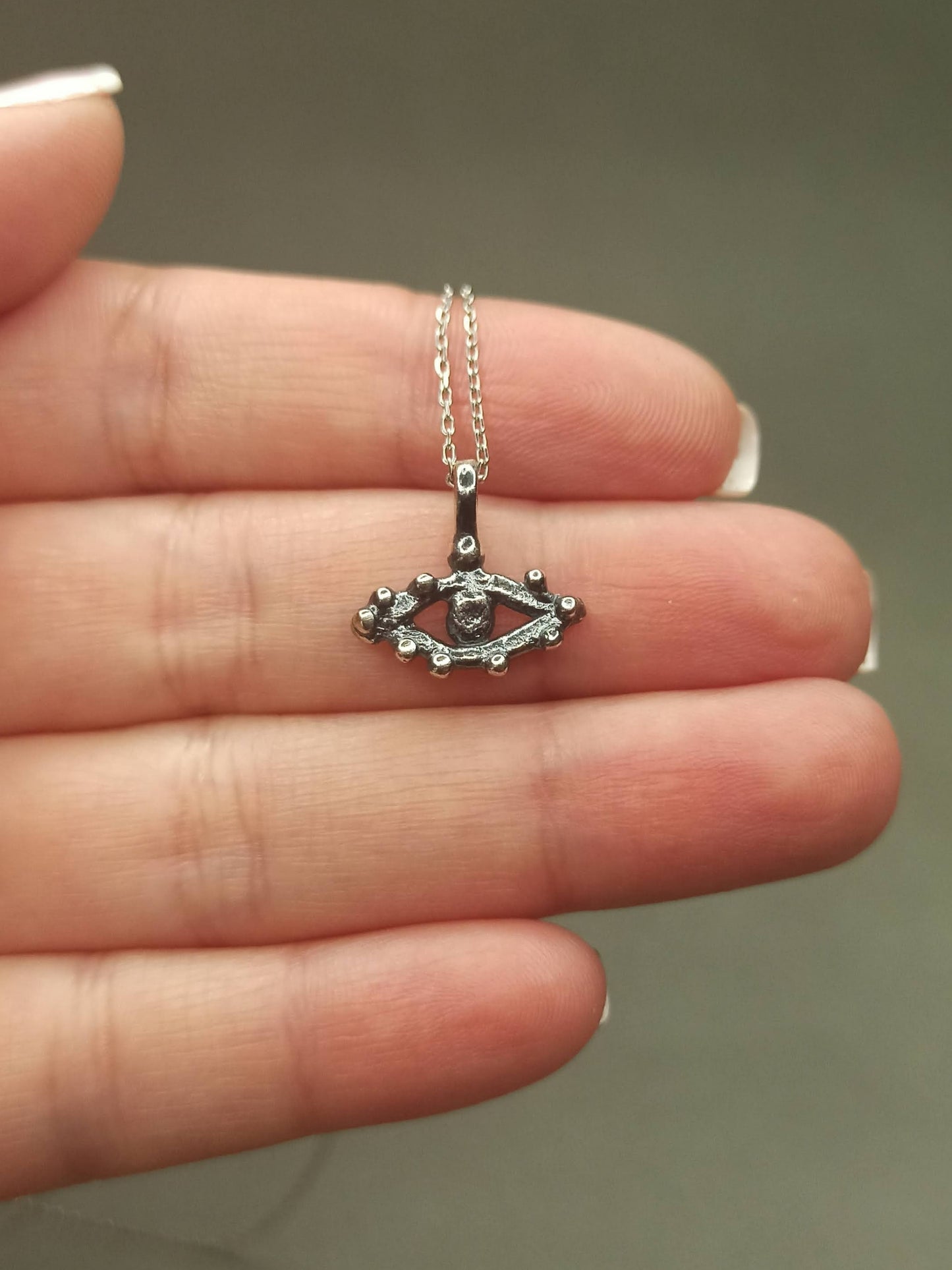 Gümüş Antik Göz Kolye | Nazarlık ve Koruma Sembolü