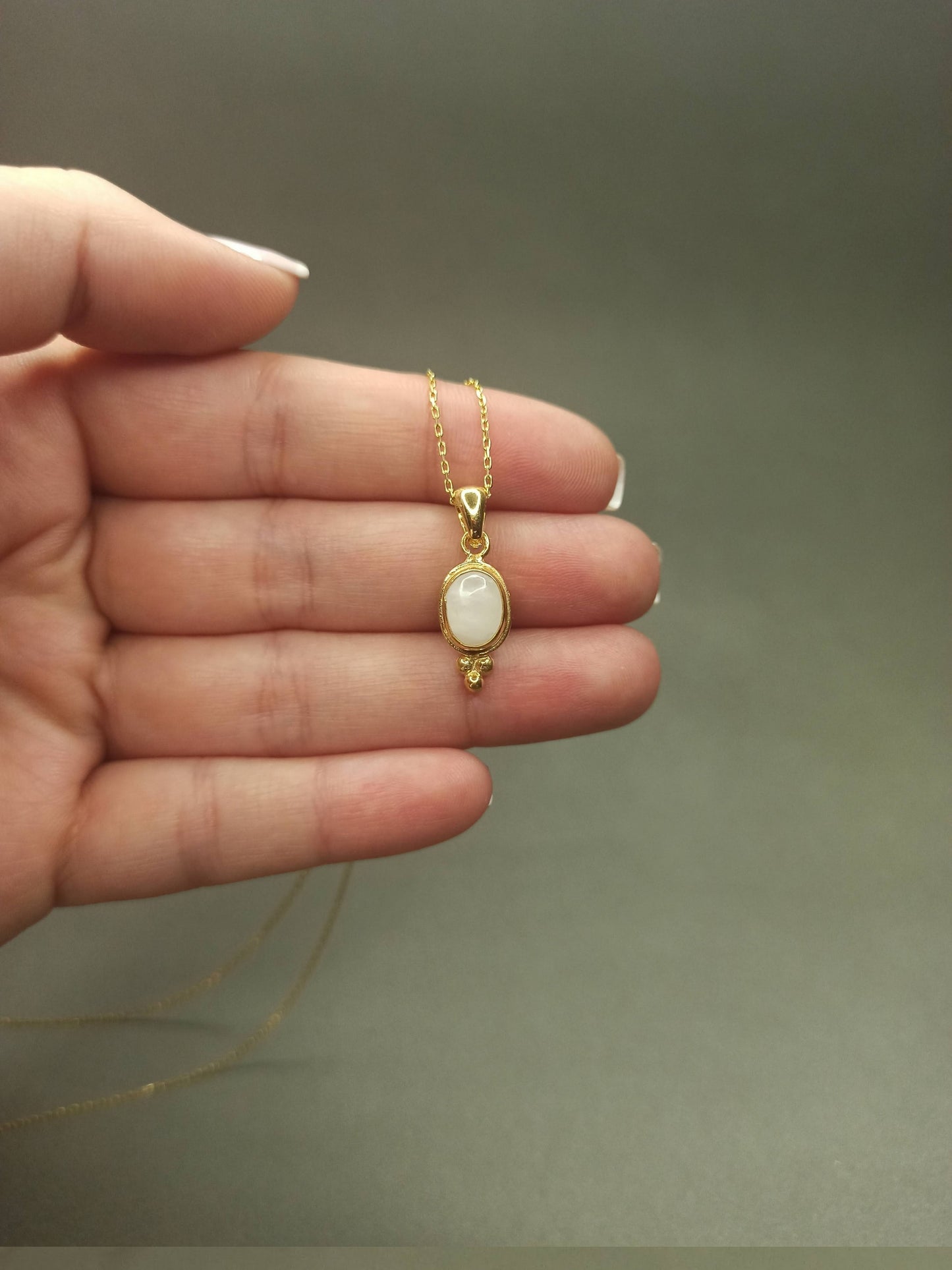 Doğal Ay Taşı Gümüş Kolye