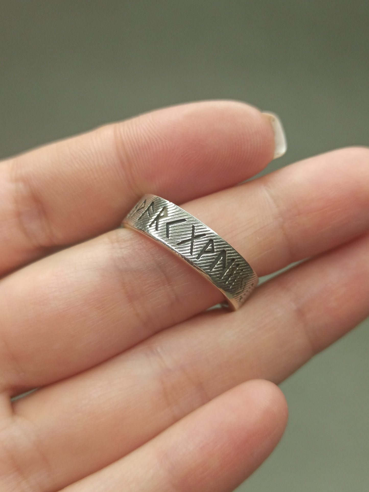 Gümüş Run Alfabesi Yüzük | 24 Futhark Runu İşlemeli Ayarlanabilir Viking Yüzüğü