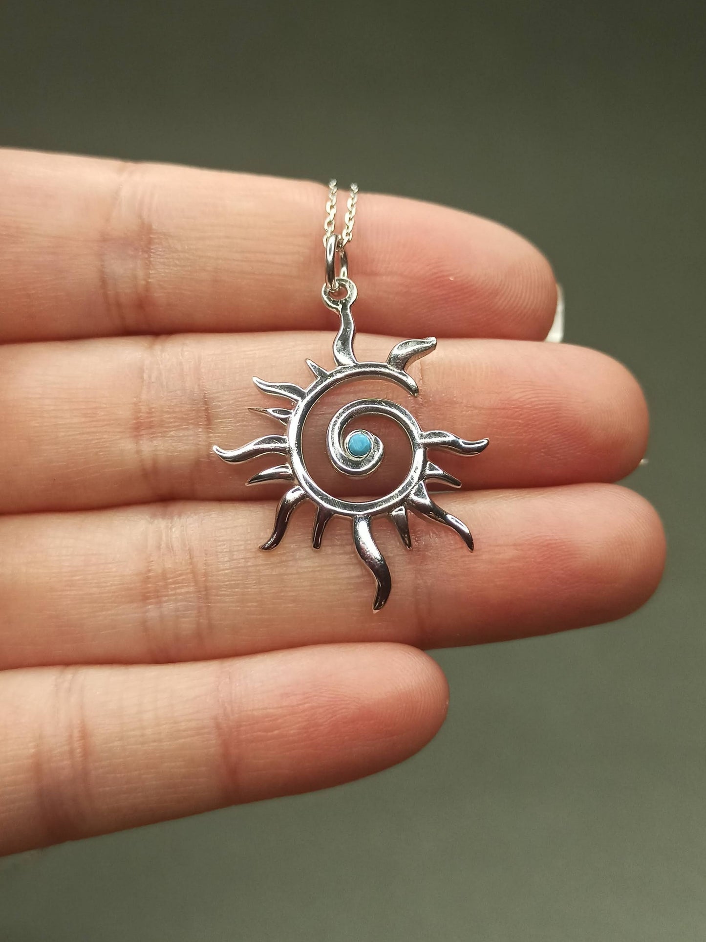 Gümüş Spiral Güneş Kolye