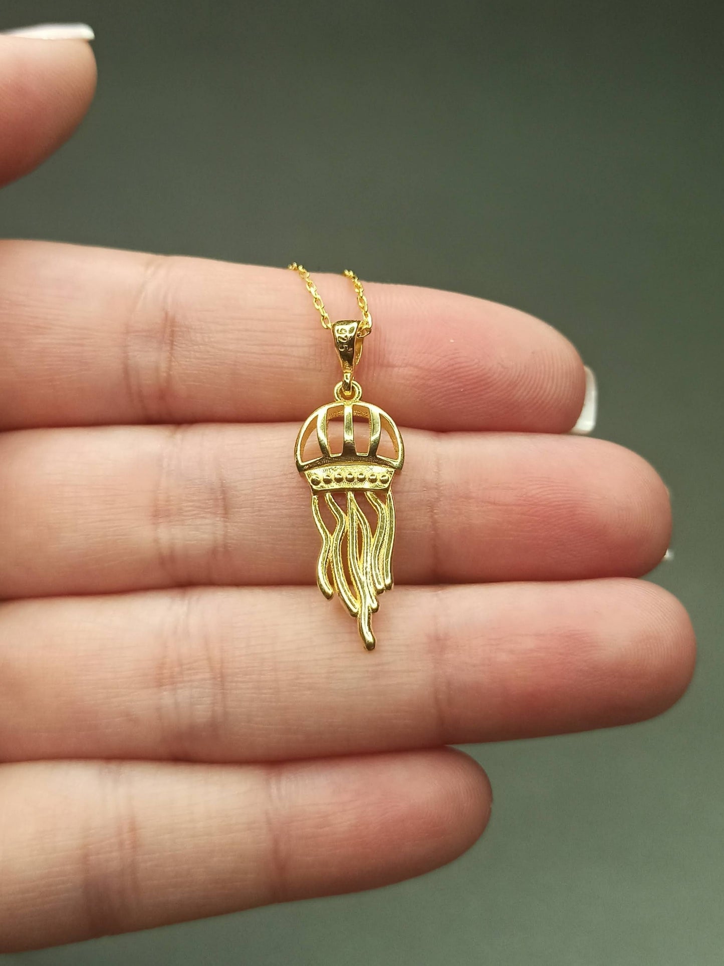 Gümüş Deniz Anası Kolye