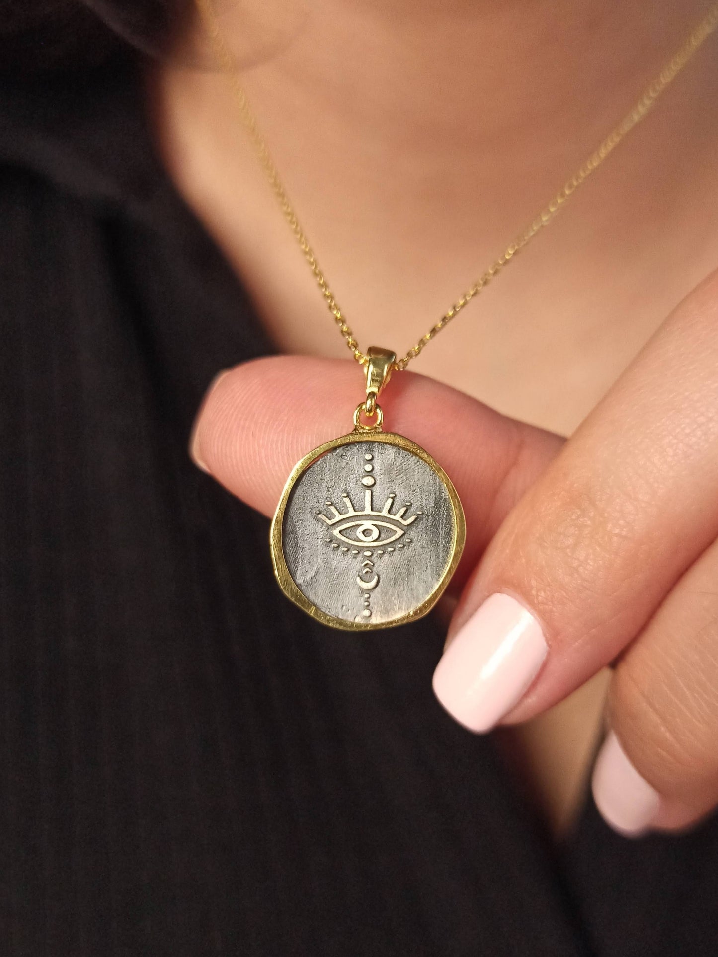 Mistik Göz Madalyon Kolye