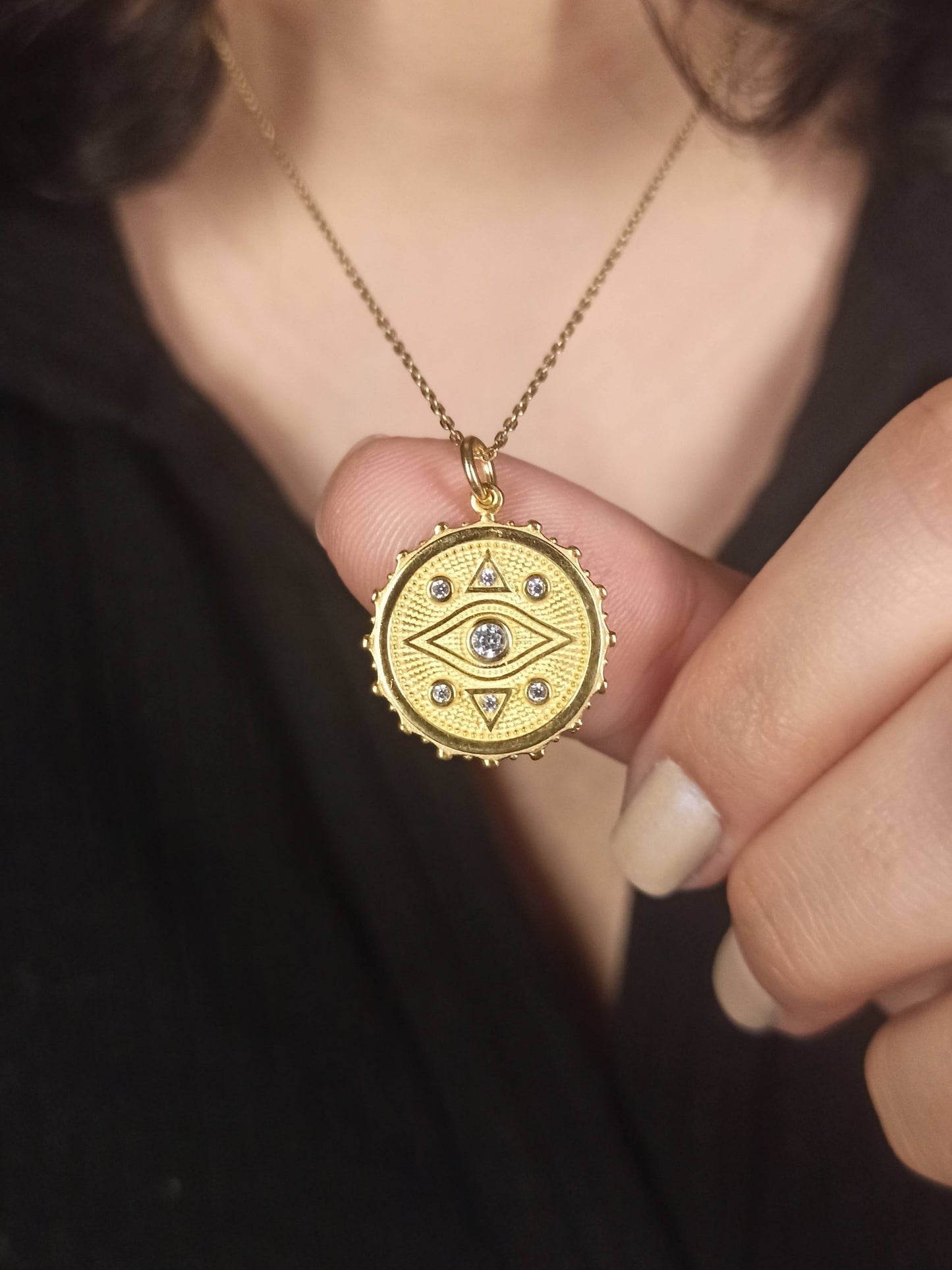 Gümüş Taşlı Göz Madalyon Kolye