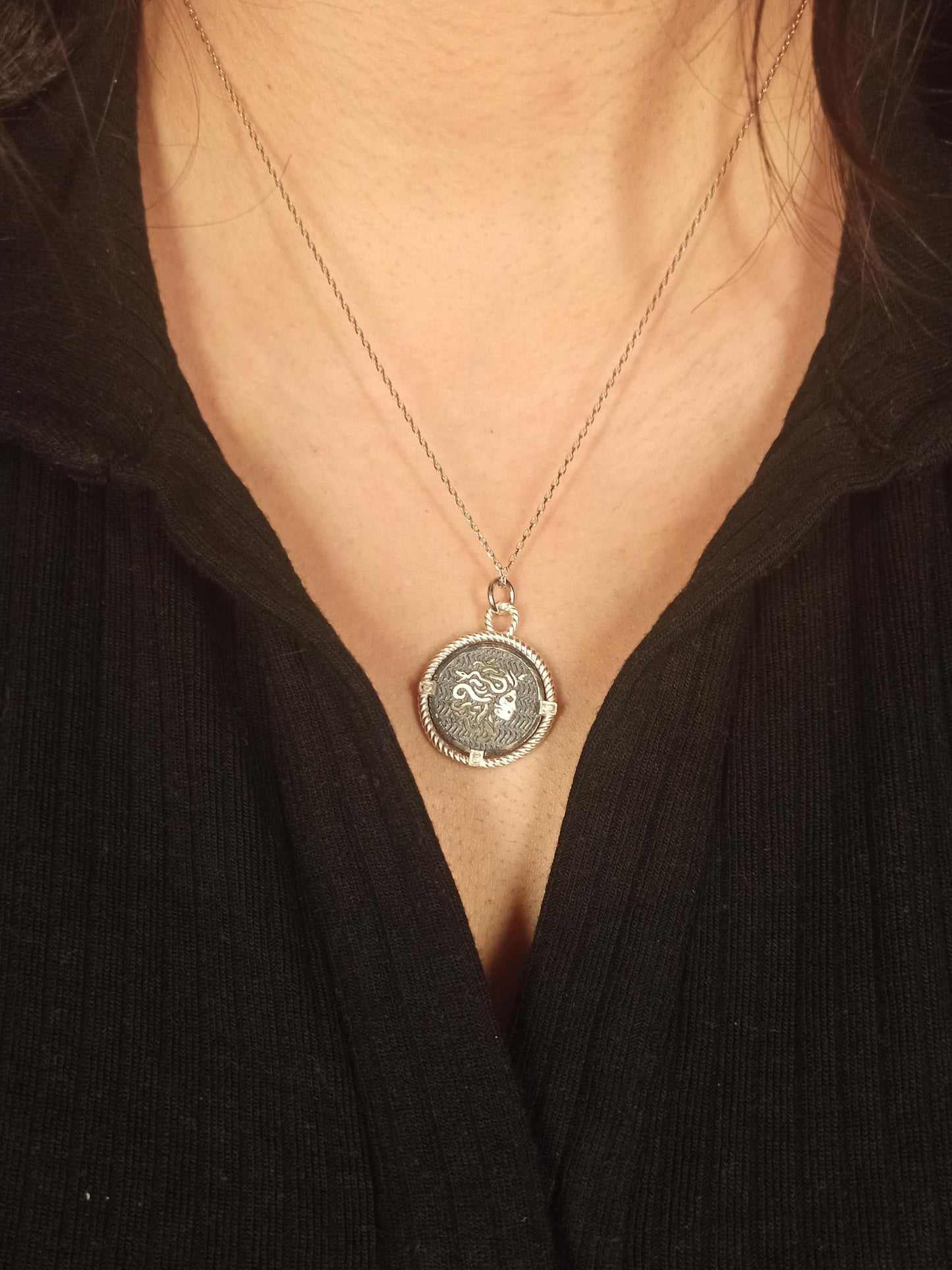 Çift Taraflı Medusa Gümüş Madalyon Kolye