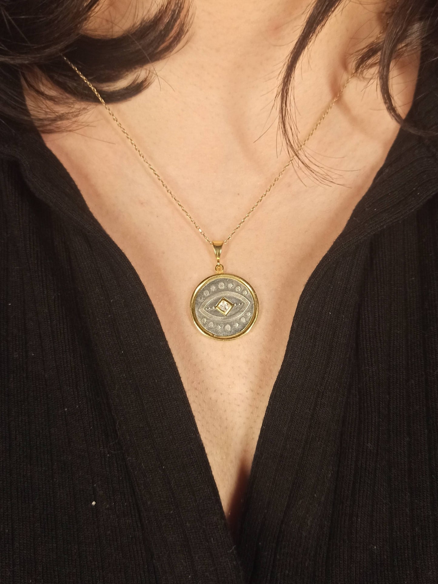 Antik Göz ve Ay Madalyon Kolye