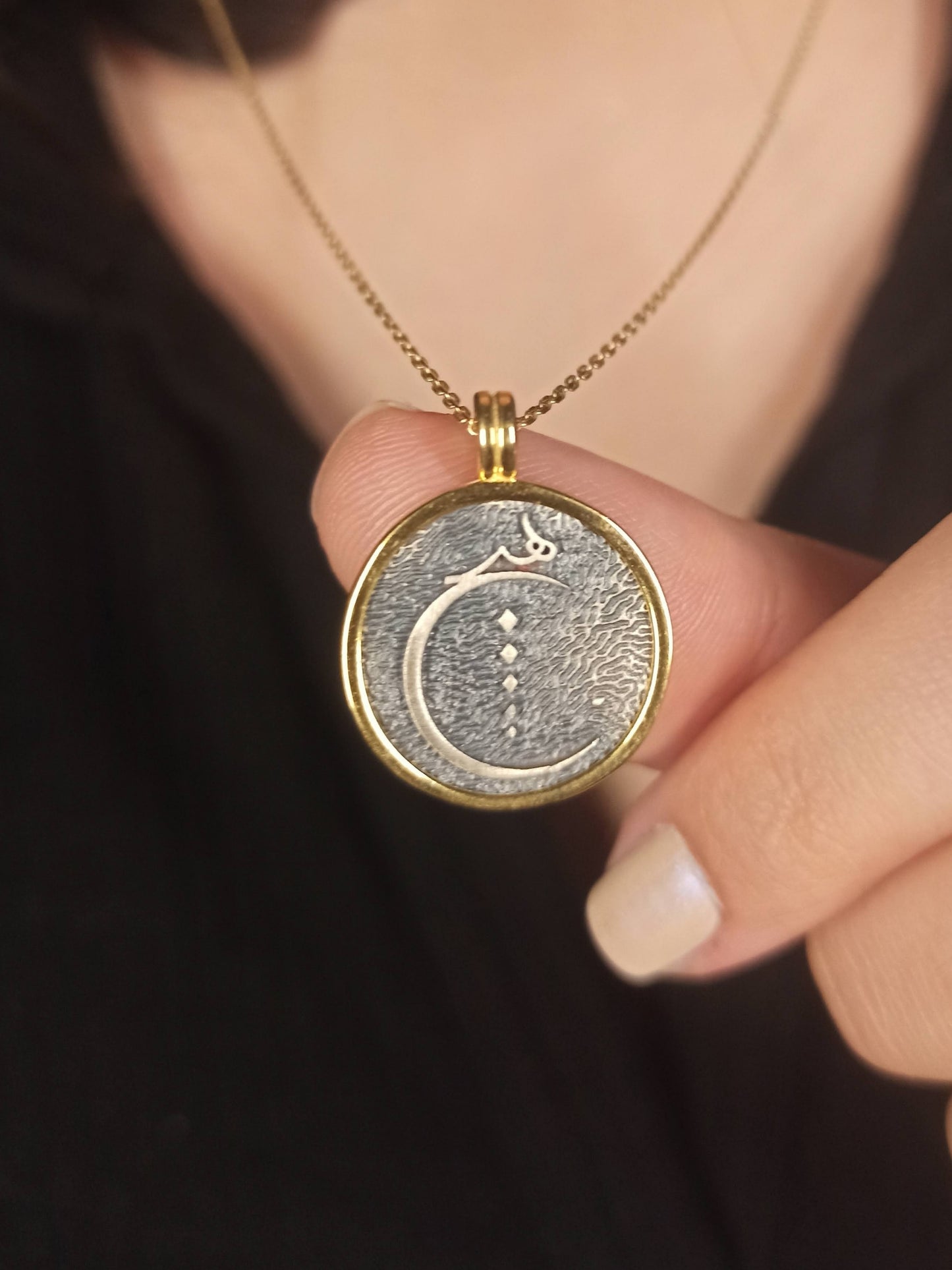 Rumi Hiçlik Kolye, Hiç Kolye