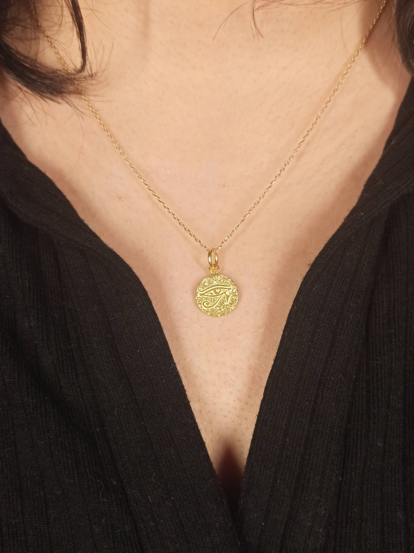 Mini Horus’un Gözü Madalyon Kolye