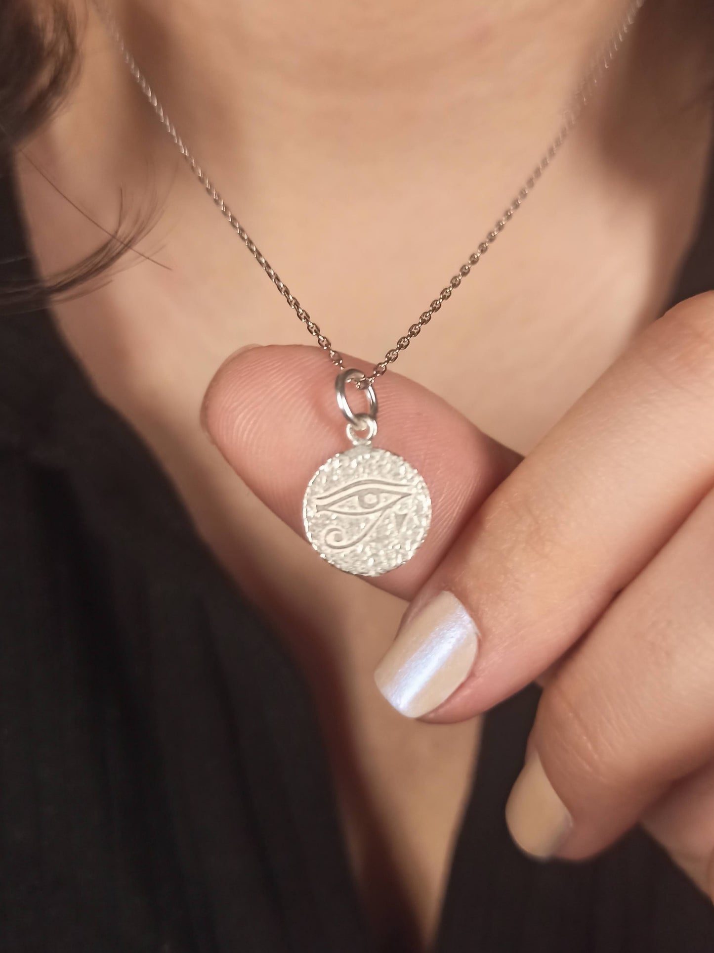 Mini Horus’un Gözü Madalyon Kolye