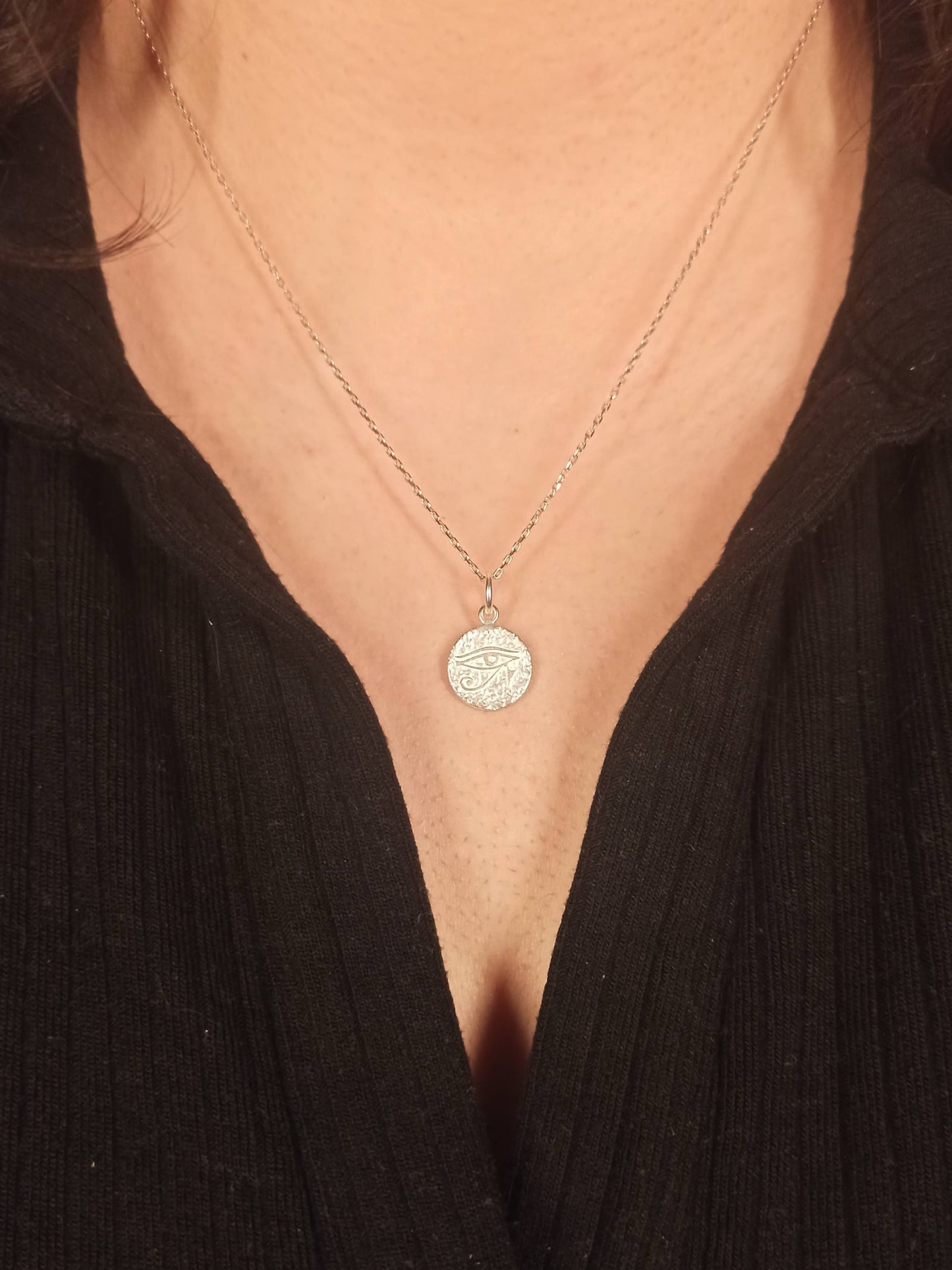 Mini Horus’un Gözü Madalyon Kolye