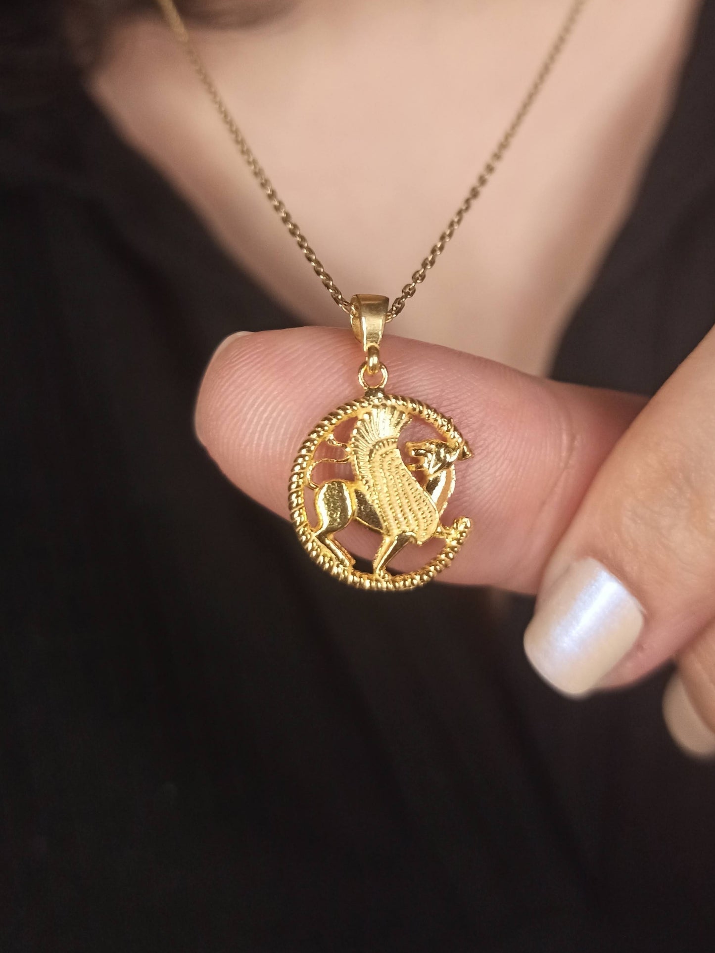 Kanatlı Aslan Sembollü Gümüş Kolye