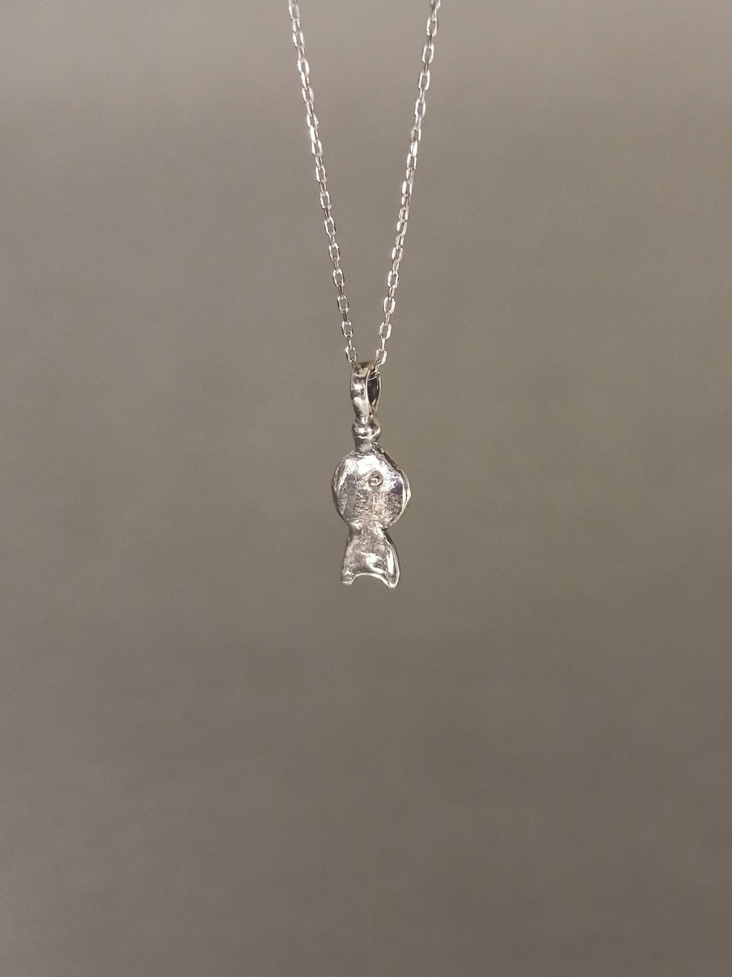 Gümüş Mini Balık Kolye