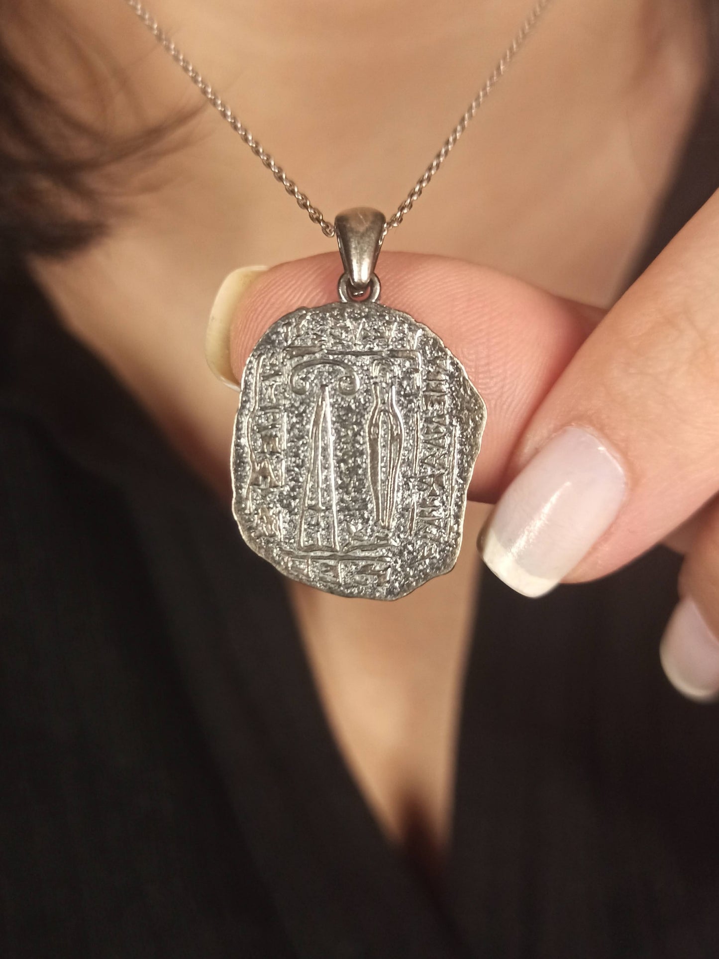 Antik Yazıt Gümüş Madalyon Kolye
