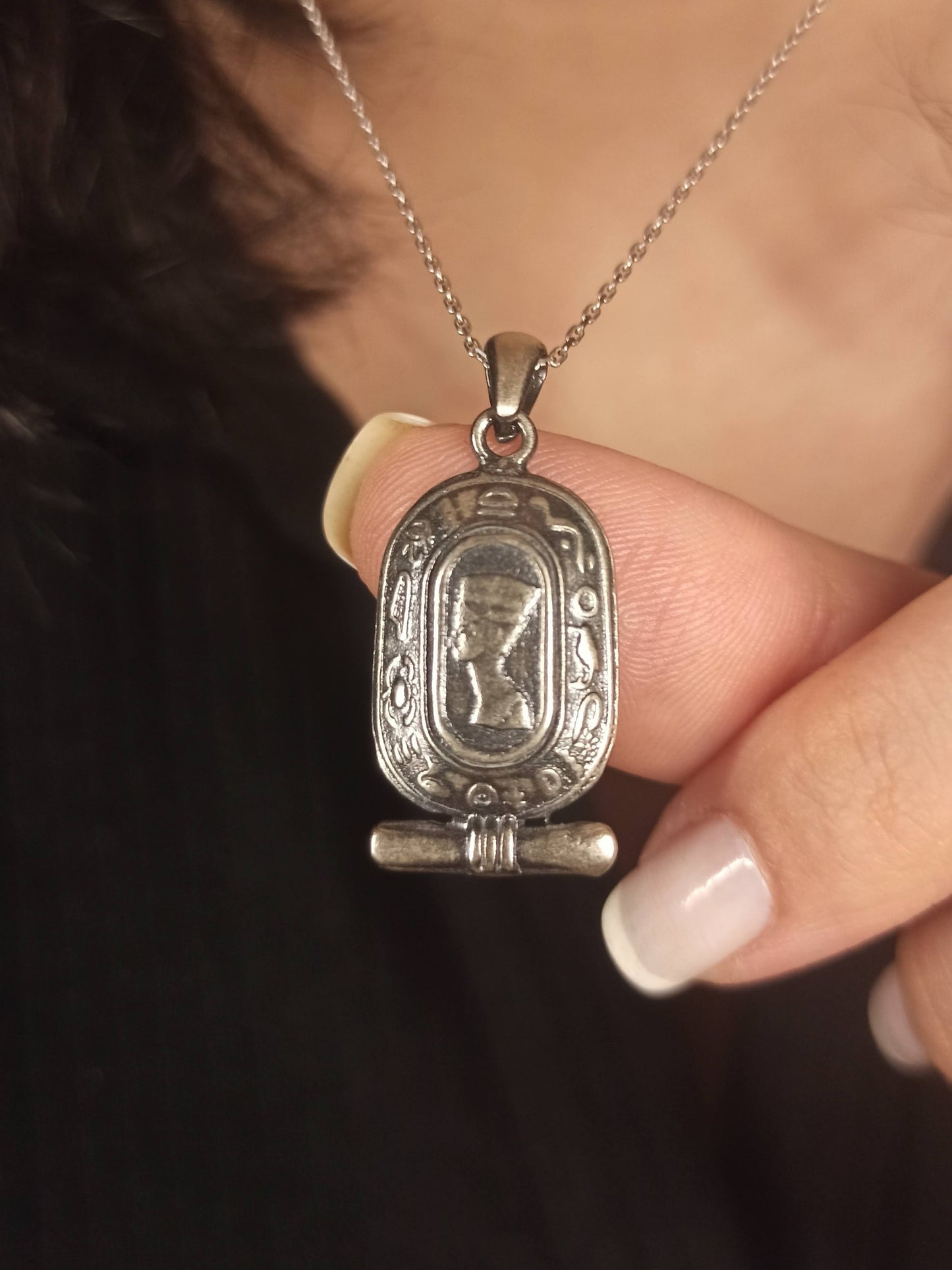 Antik Mısır Kraliçesi Nefertiti Kolye