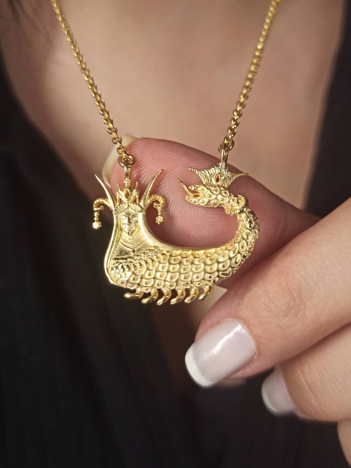 Gümüş Şahmeran Kolye, Mitolojik Tasarım