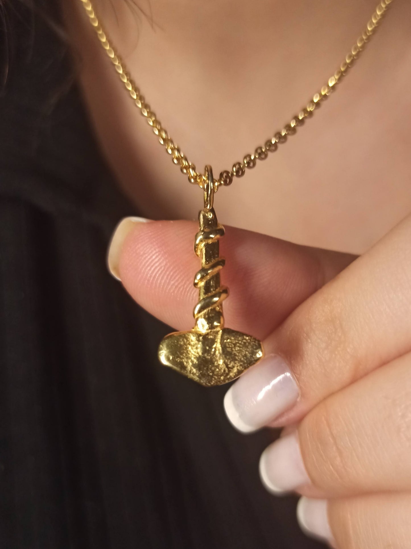 Gümüş Thor'un Çekici Mjolnir Kolye