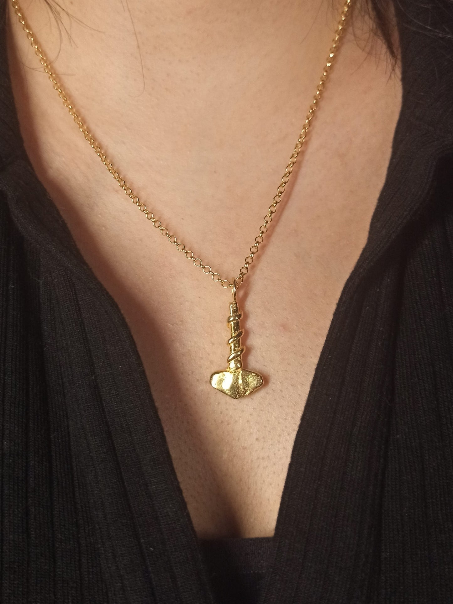 Gümüş Thor'un Çekici Mjolnir Kolye