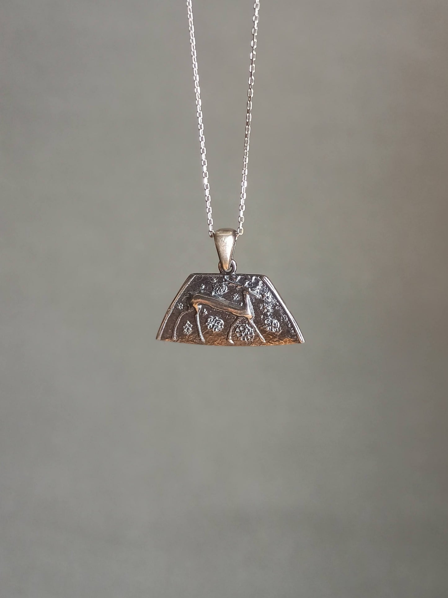 Antik Hitit Geyiği Gümüş Kolye