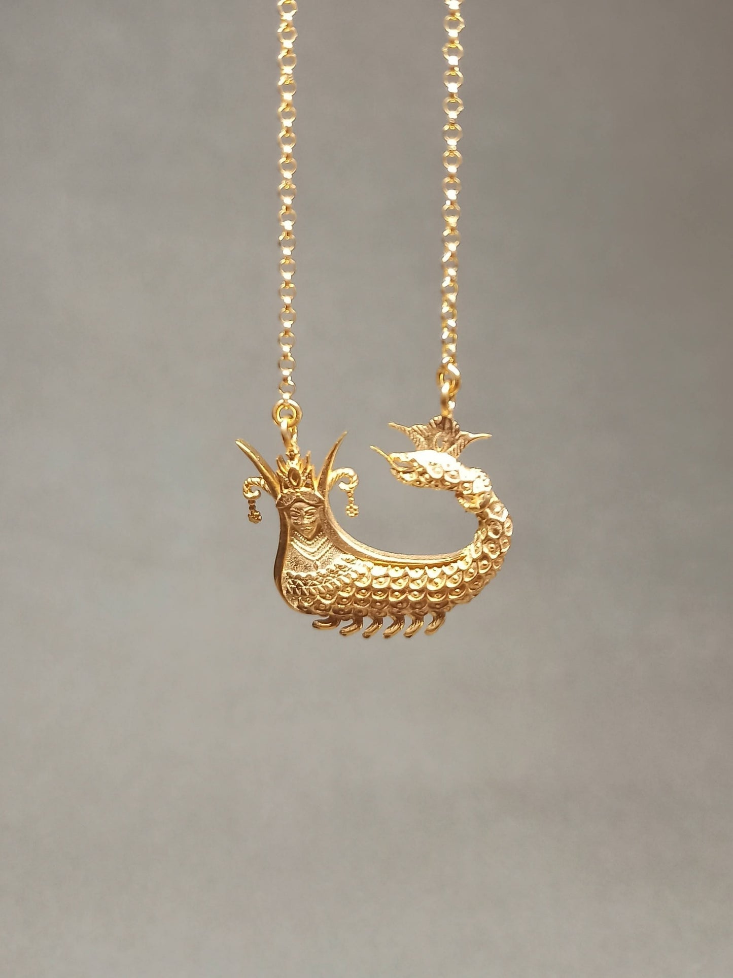 Gümüş Şahmeran Kolye, Mitolojik Tasarım