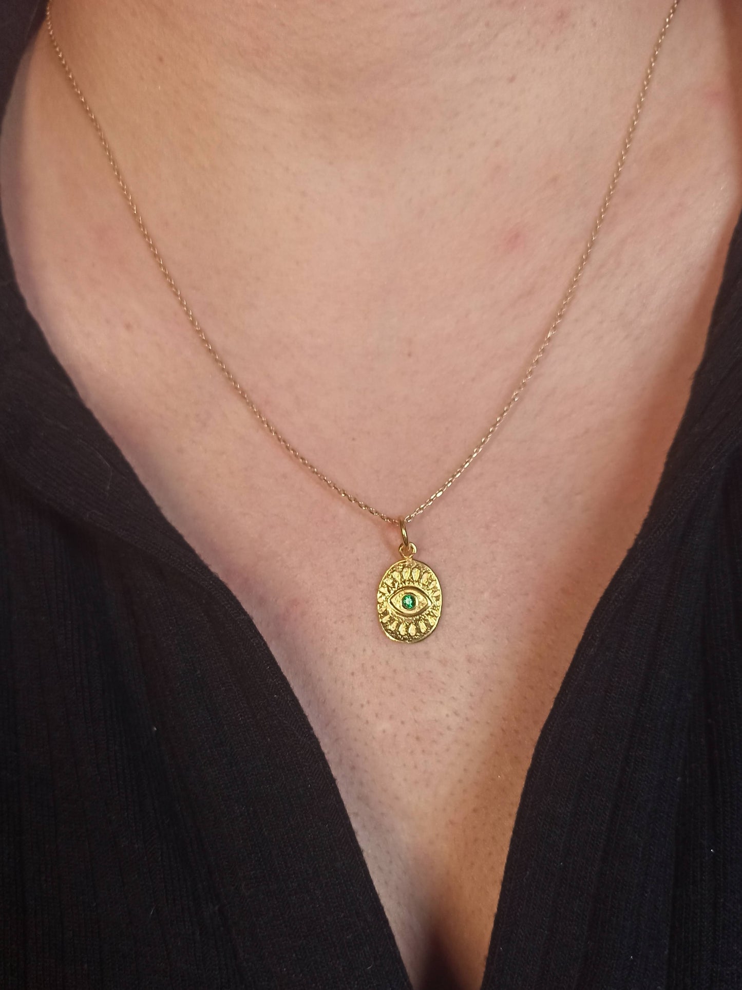 Yeşil Taşlı Antik Göz Madalyon Kolye