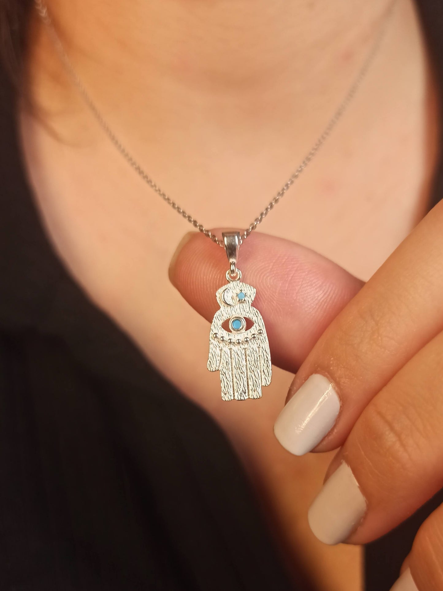 Turkuaz Taşlı Fatma’nın Eli Kolye, Koruma ve Şans Sembolü