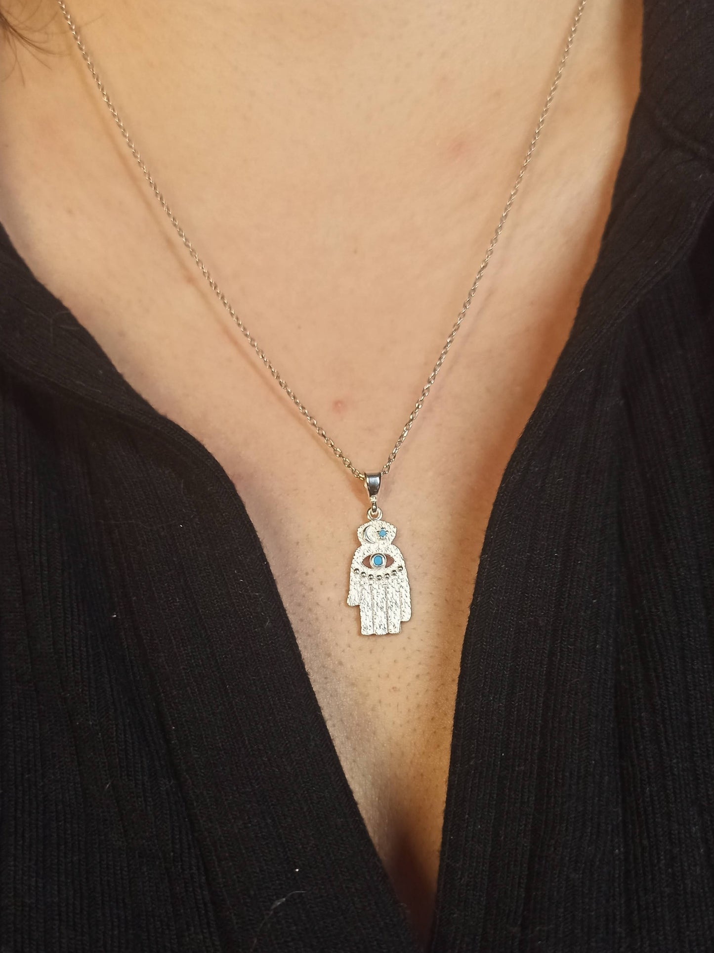 Turkuaz Taşlı Fatma’nın Eli Kolye, Koruma ve Şans Sembolü